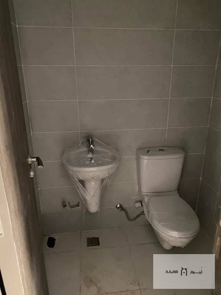 8 1000449068. jpg