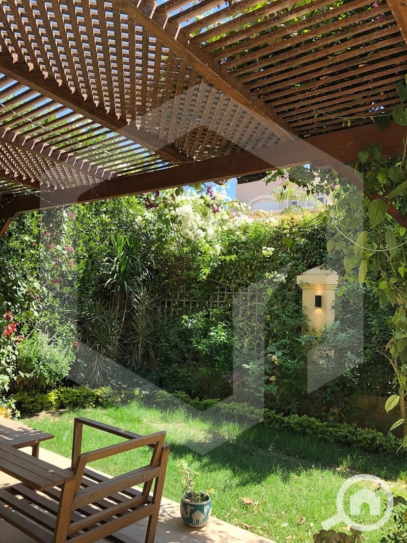 8 El Patio 6 8. jpg