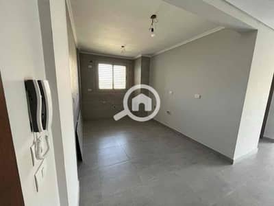 2 Bedroom Flat for Sale in 6th of October, Giza - 9b3c7e8c-a990-4e9a-9aaf-9dccf728923d. jpg