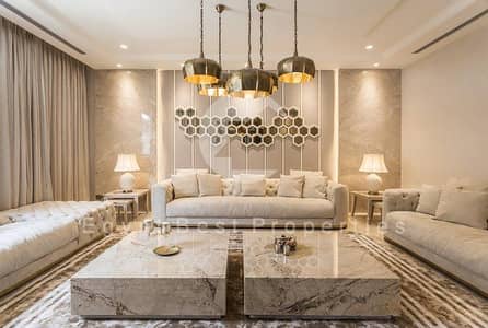 دوبلكس 4 غرف نوم للبيع في القاهرة الجديدة، القاهرة - indian-design-often-calls-to-mind-opulent-rooms-draped-in-colorful-silks-but-some-indian-interiors-are-quite-simple-and-utilitarian-hits-of-colors-and-pattern-liven-up-the-clean-lines-of-this-contemporary-in. jpg
