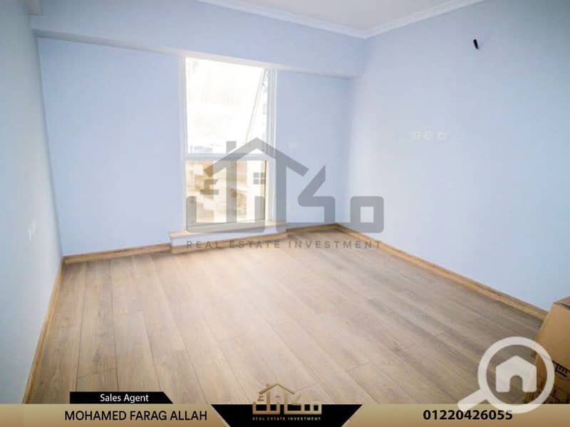 10 d176f631-4ba5-44ad-acd4-d2a57cf54fb7. jpg