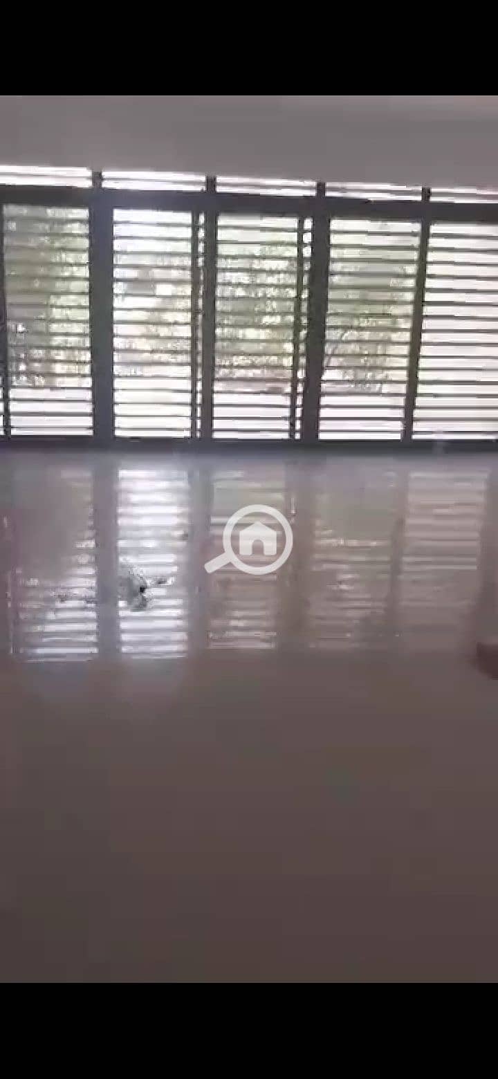 8 Screenshot_20250917_103555_com. whatsapp. w4b. jpg