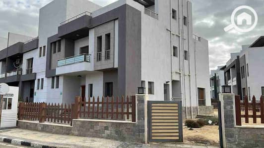 4 Bedroom Townhouse for Sale in Shorouk City, Cairo - 1000711689. jpg