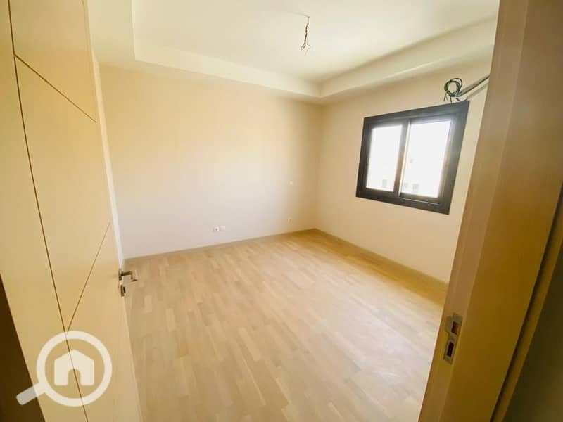 9 1e7f80ee-7dbd-4ed3-93b6-78af2d46b18e. jpg