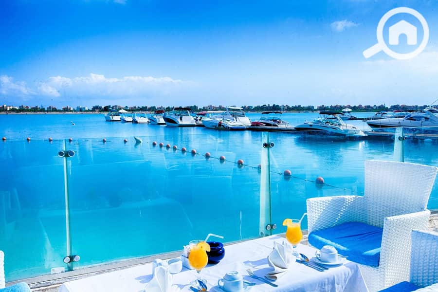 21 hotelsdotcom-352770-88a43b44_w-237236. jpg