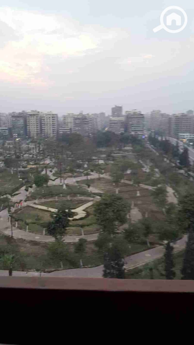 2 1000848210. jpg