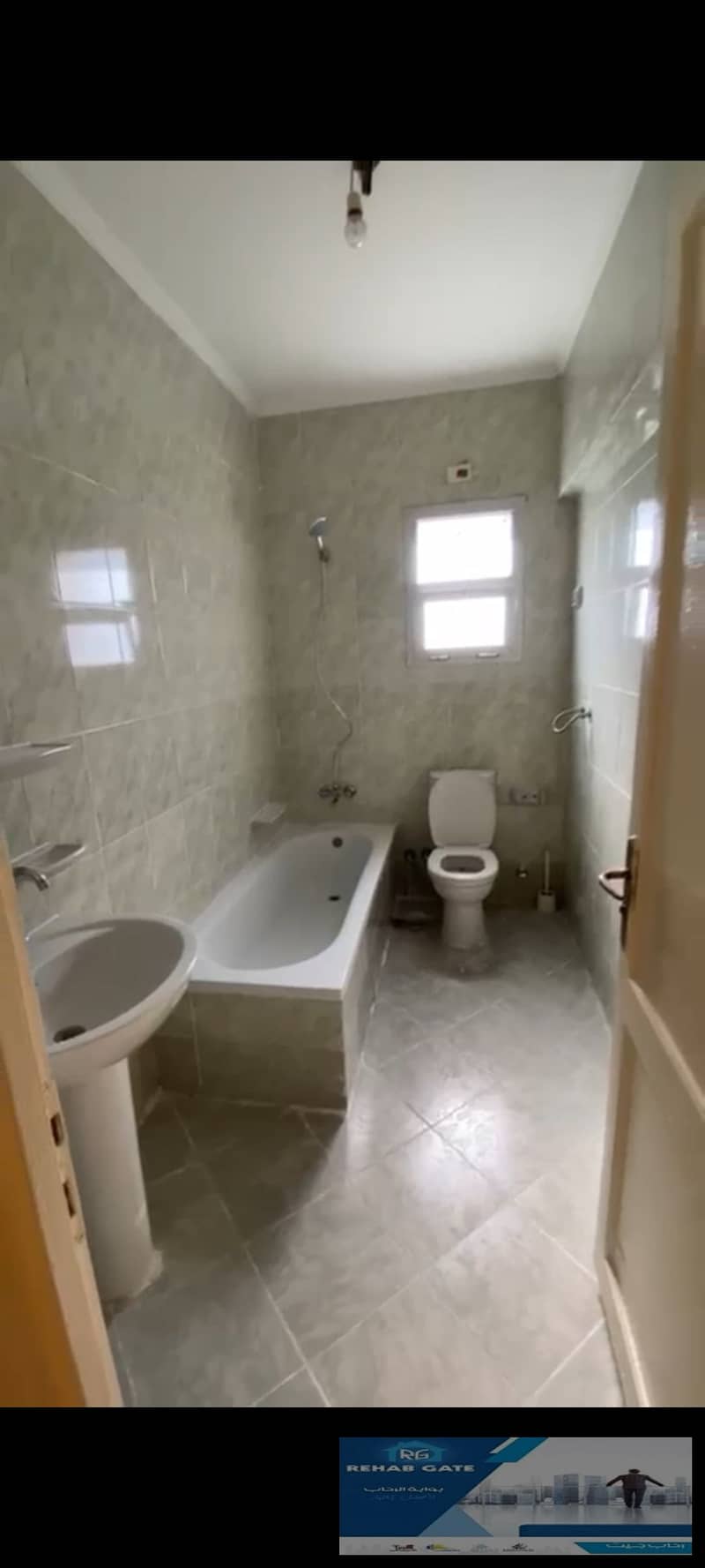 8 1000149724. png