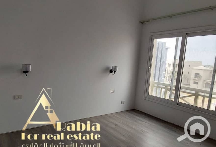 2 3c77ccaa-9bed-4a47-ab86-130ee6b2ea15. jpg