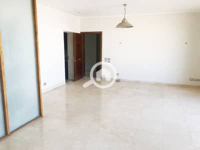 2 Bedroom Apartment for Rent in New Cairo, Cairo - شقة للايجار بكمبوند فيلدج جيت التجمع الخامس Village Gate New Cairo