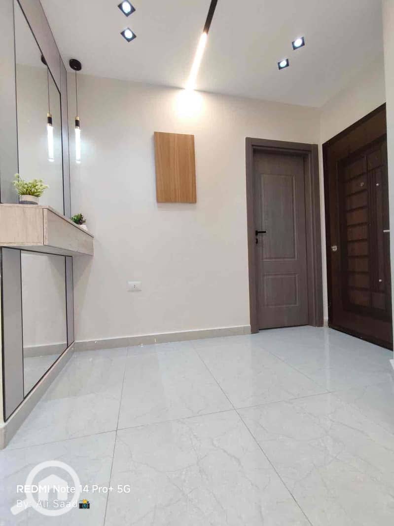 edc901e2-0bb6-447c-b111-f87b262b8be5. jpg