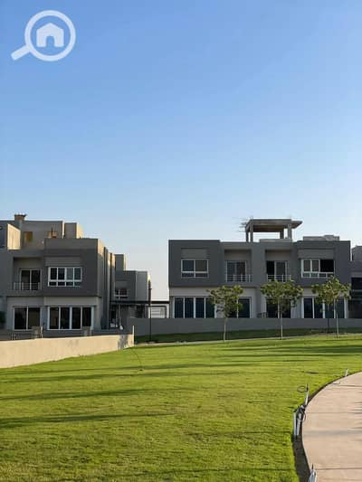 توين هاوس 4 غرف نوم للبيع في الشيخ زايد، الجيزة - 60b79de7-9cf0-43e2-a9f9-. JPG
