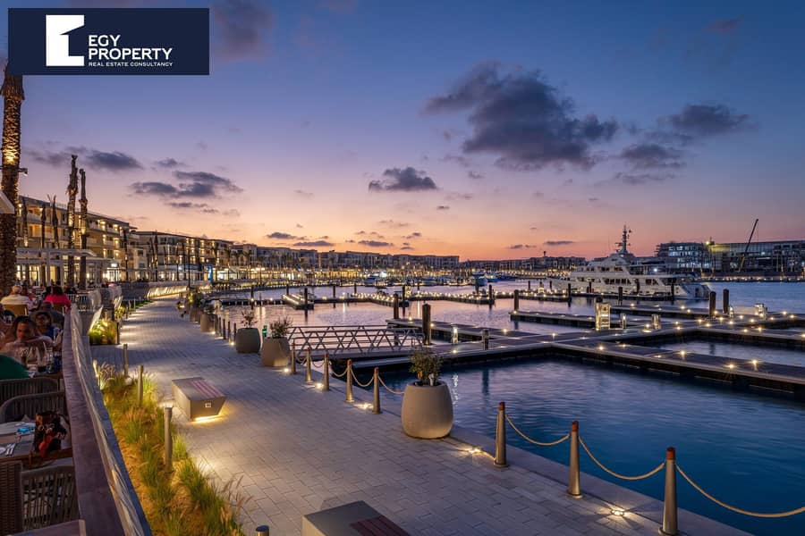 8 Marassi-Marina-Night-Time. jpg