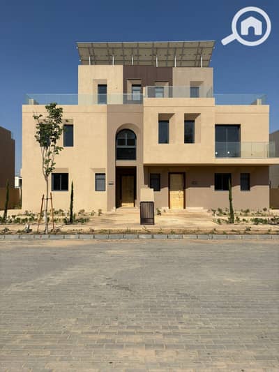 4 Bedroom Villa for Sale in Sheikh Zayed, Giza - ef3fa326-cfb7-4ebb-b9bd-e48052255866. jpeg