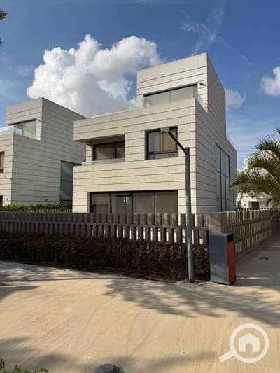4 Bedroom Townhouse for Sale in Shorouk City, Cairo - 481258650_122112237080773458_1366644518222495416_n. jpg