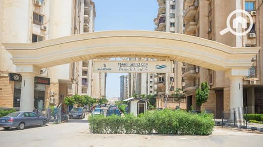 3 Bedroom Apartment for Sale in Zahraa Al Maadi, Cairo - جراند سيتي. jpg