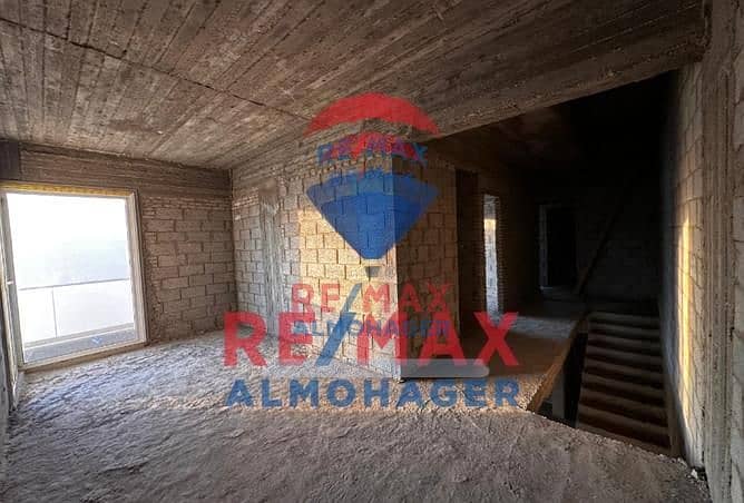 2 7871912-04fc5o. jpg