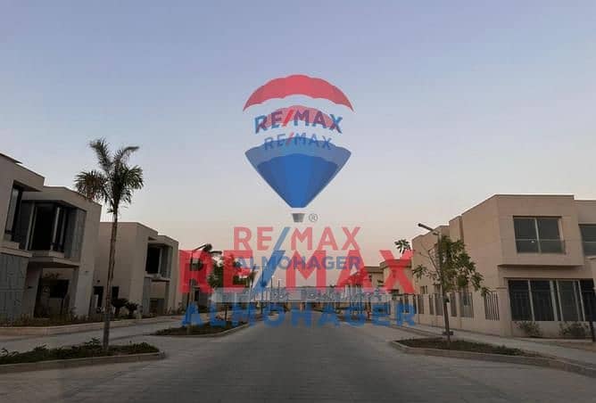 3 7871912-d16b1o. jpg