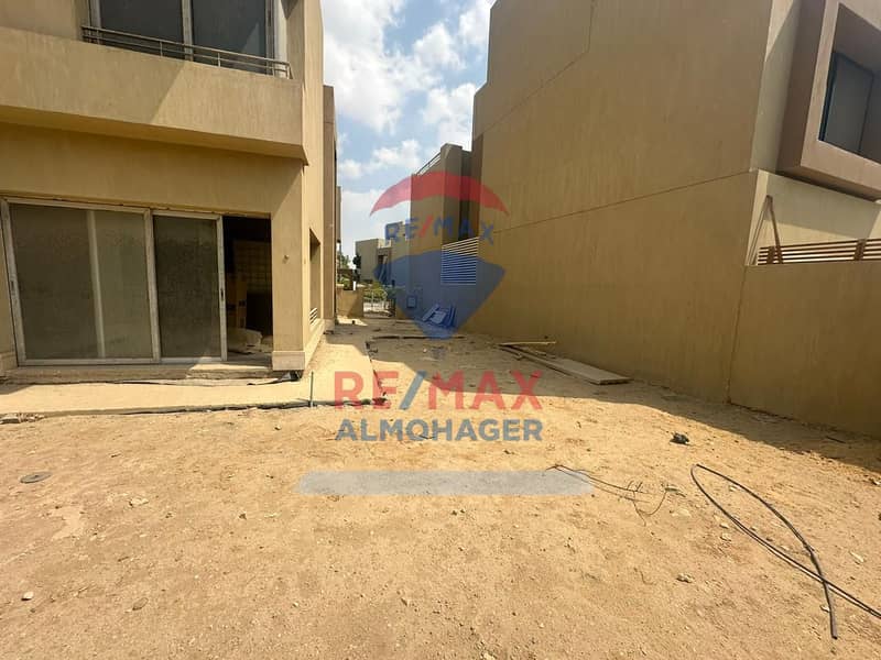 10 WhatsApp Image 2025-09-18 at 4.46. 38 PM. jpeg