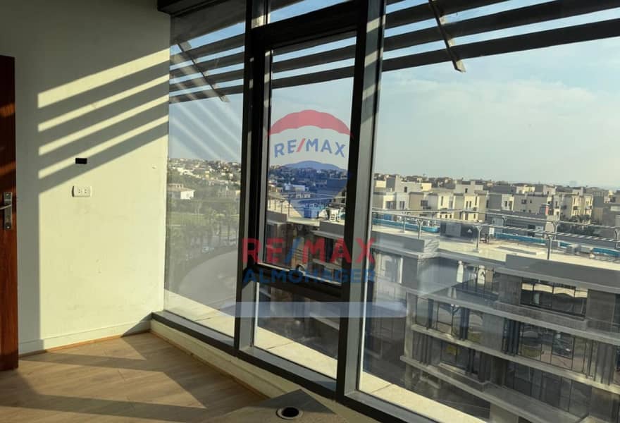 ec8c54ca-098a-409e-a98c-2bcf0c864cb5. jpg