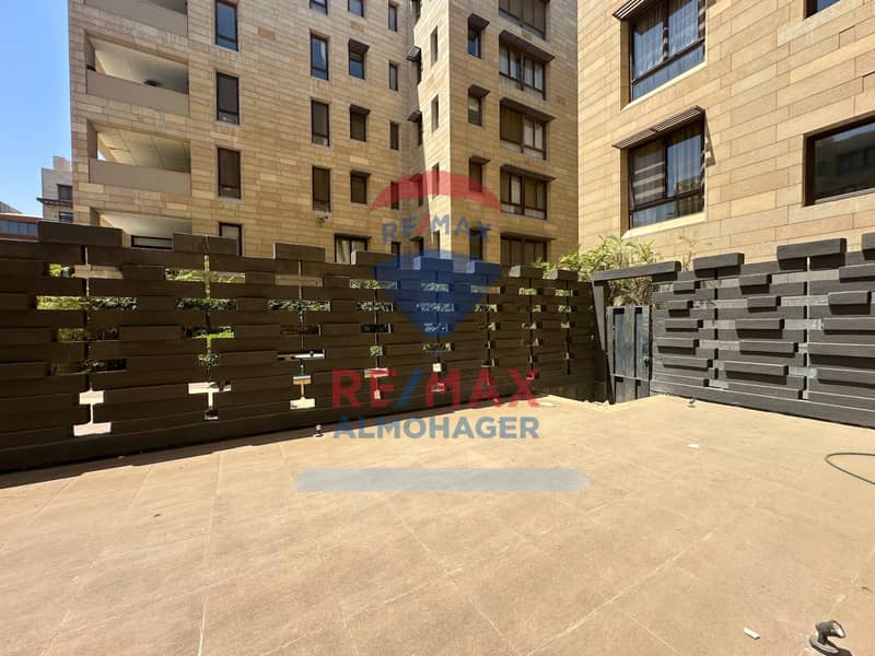 8 5febbff5-2b11-4567-b75a-001054285efd. jpg