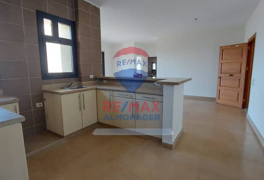 4 9781a82c-1b3d-4fa6-8eb9-c8d7af7b1d58. jpg