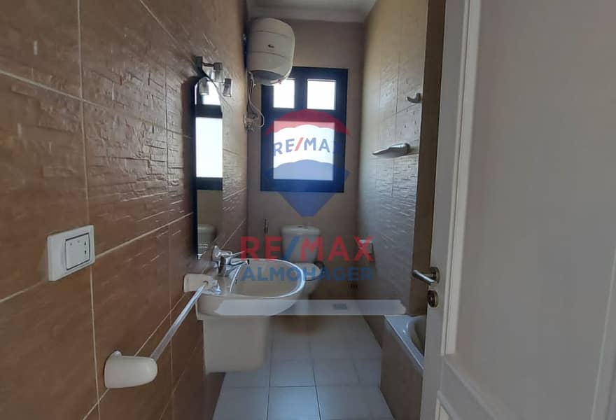 5 35670cb4-3617-468d-8c85-5c38c4ea5726. jpg