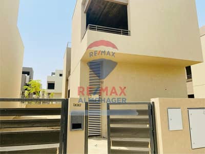 4 Bedroom Villa for Sale in 6th of October, Giza - WhatsApp Image 2025-09-20 at 1.43. 43 PM (2). jpeg