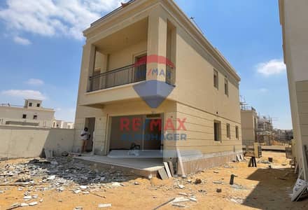 3 Bedroom Villa for Sale in Sheikh Zayed, Giza - e7967d13-553d-48c1-83cf-af29d5fcf3e7. jpg