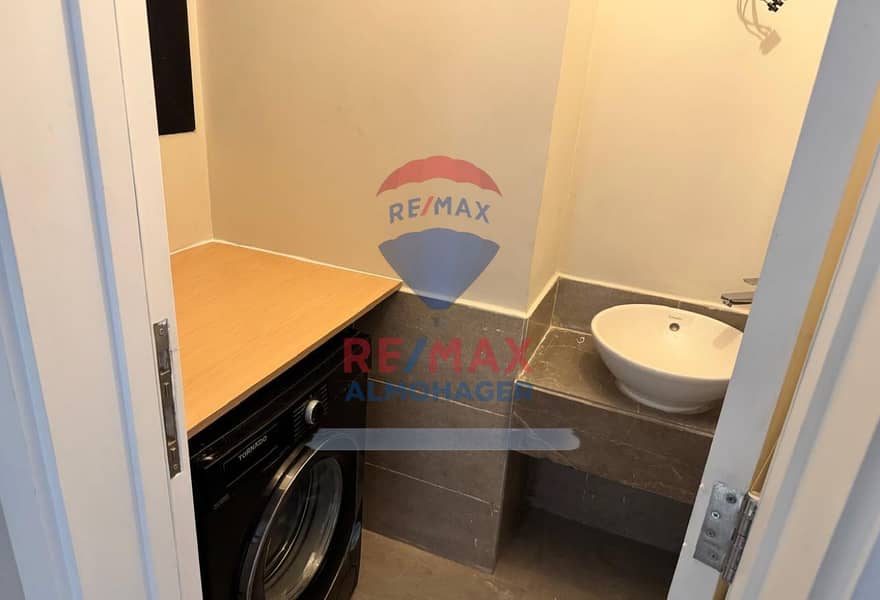 4 8a4b65a2-a607-40db-b7c3-20be7a8d2023. jpg