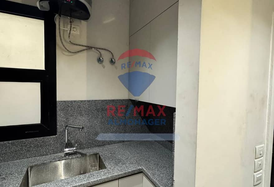 9 25c958af-e65e-439d-9dee-0ac85671d853. jpg