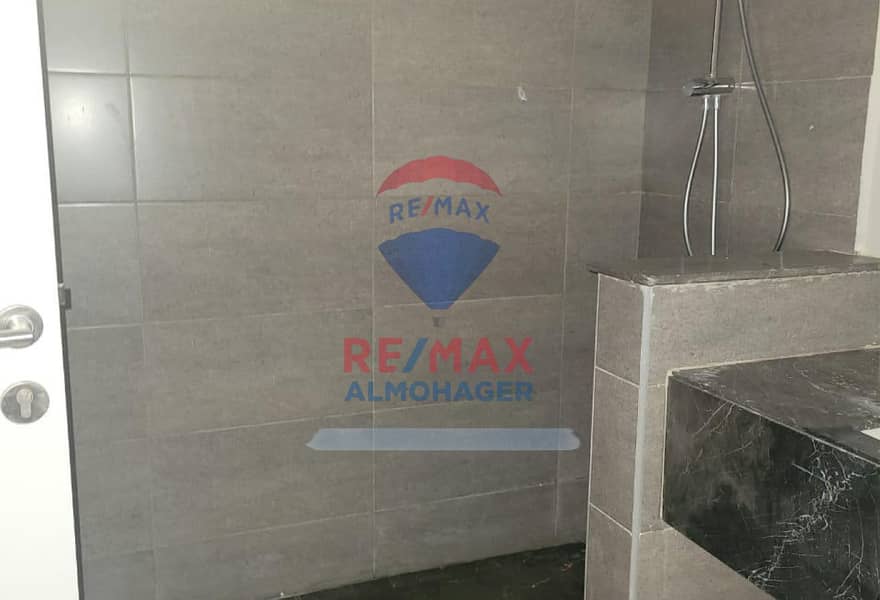 5 11bb3bed-15f7-4c97-962e-273dcf336286. jpg