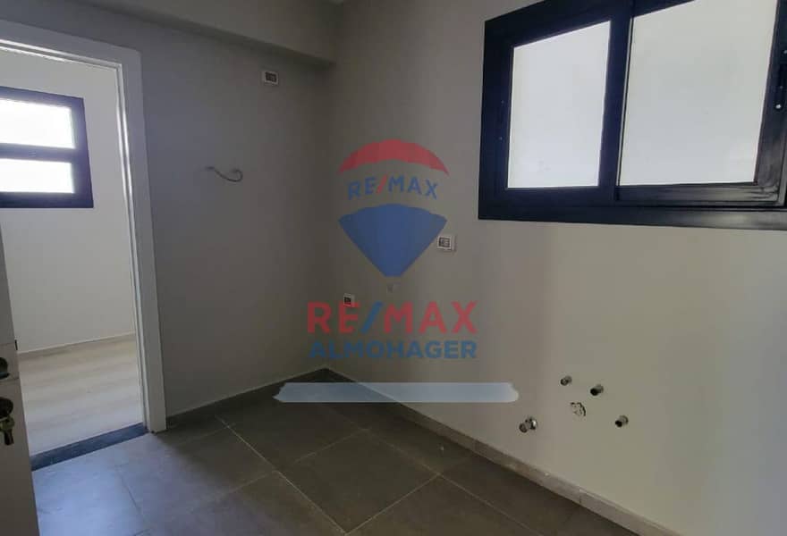 7 d4f5b627-1d87-4b7f-a4d7-164859630996. jpg