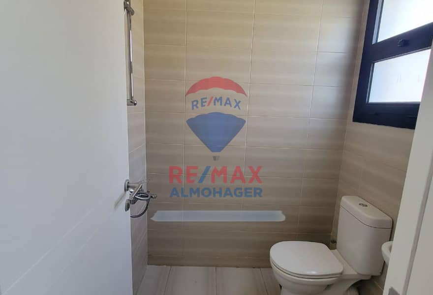 8 3315f41e-f2da-45f0-8000-6062869134a0. jpg