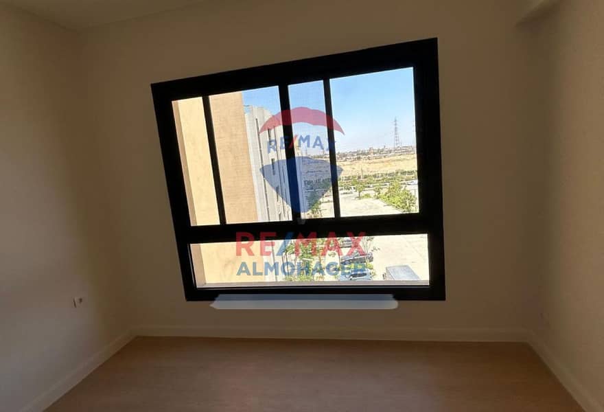 5 3fe7ee0a-b245-4b5f-9ce6-ae5f44689f91. jpg