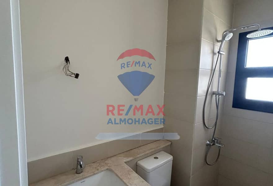 7 3ad48395-37d0-4abd-a532-a18da92a7085. jpg