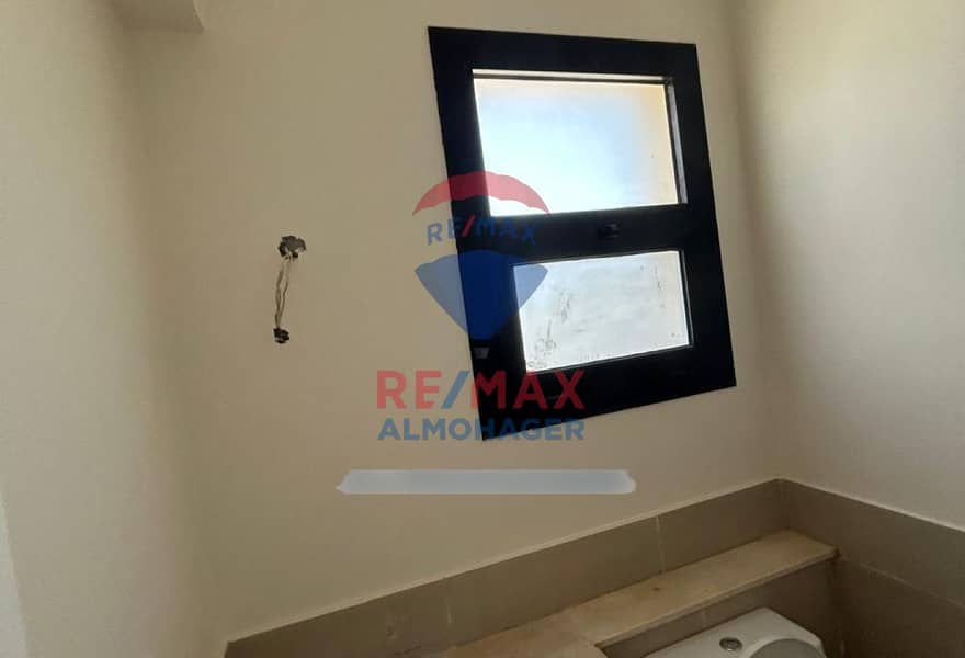 14 d810d4db-23fc-44ad-8c3c-71e38f796de0. jpg