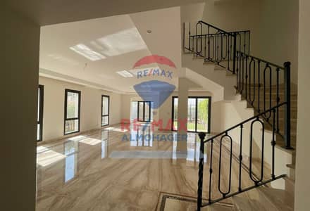 تاون هاوس 4 غرف نوم للايجار في الشيخ زايد، الجيزة - f08de2ba-0a98-4747-880a-e6e63d8be125. jpg