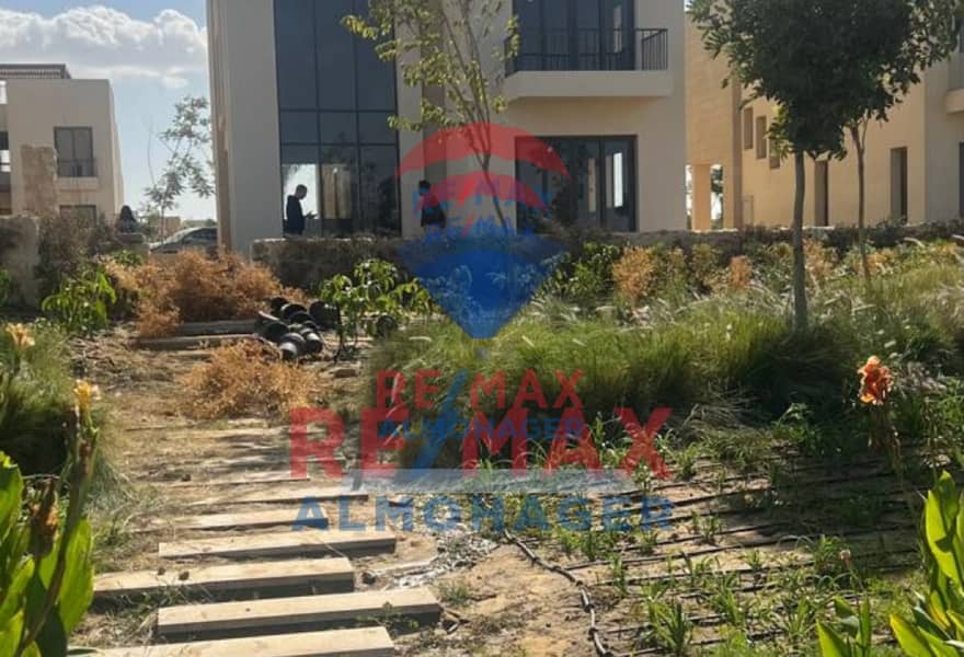 8 cd3fcc33-1350-409d-b10d-f43b60310ecf. jpg