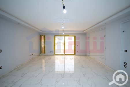 فلیٹ 4 غرف نوم للايجار في كامب شيزار، الإسكندرية - BLC08464. jpg