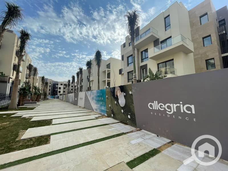 4 aacaf4f1-b90a-4546-b228-830ff871a39d. jpg