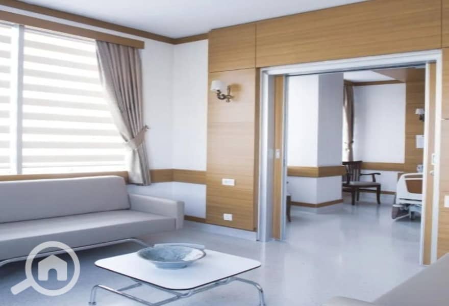 2 493aff4a-1eb6-4756-8cd8-65f16a135990. jpg