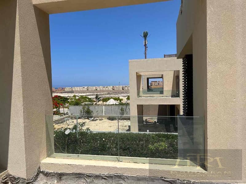 4 e7a81b8c-688d-4da7-9868-76991d4ee63a. jpg