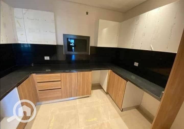 2 0fa395c7-f1ac-4021-af2e-33d507a3bf6e. jpeg