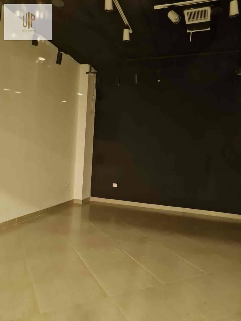 4 f6f448e0-4f8e-4f1c-8e8c-55534cd3a4bc. jpg