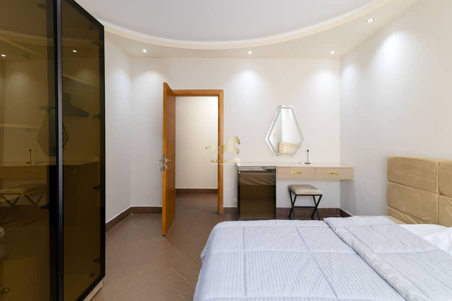 14 0V3A3235-Edit. jpg