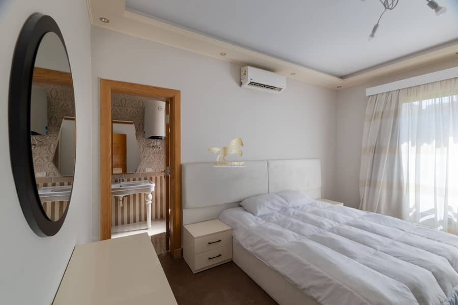 17 0V3A3272-Edit. jpg