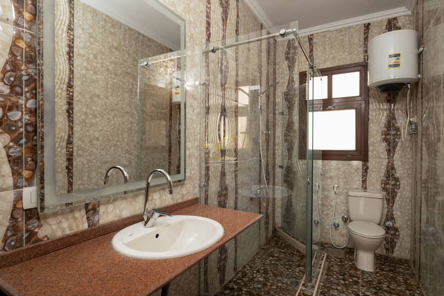 19 0V3A3303-Edit. jpg