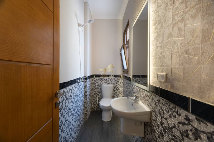 23 0V3A3209-Edit. jpg