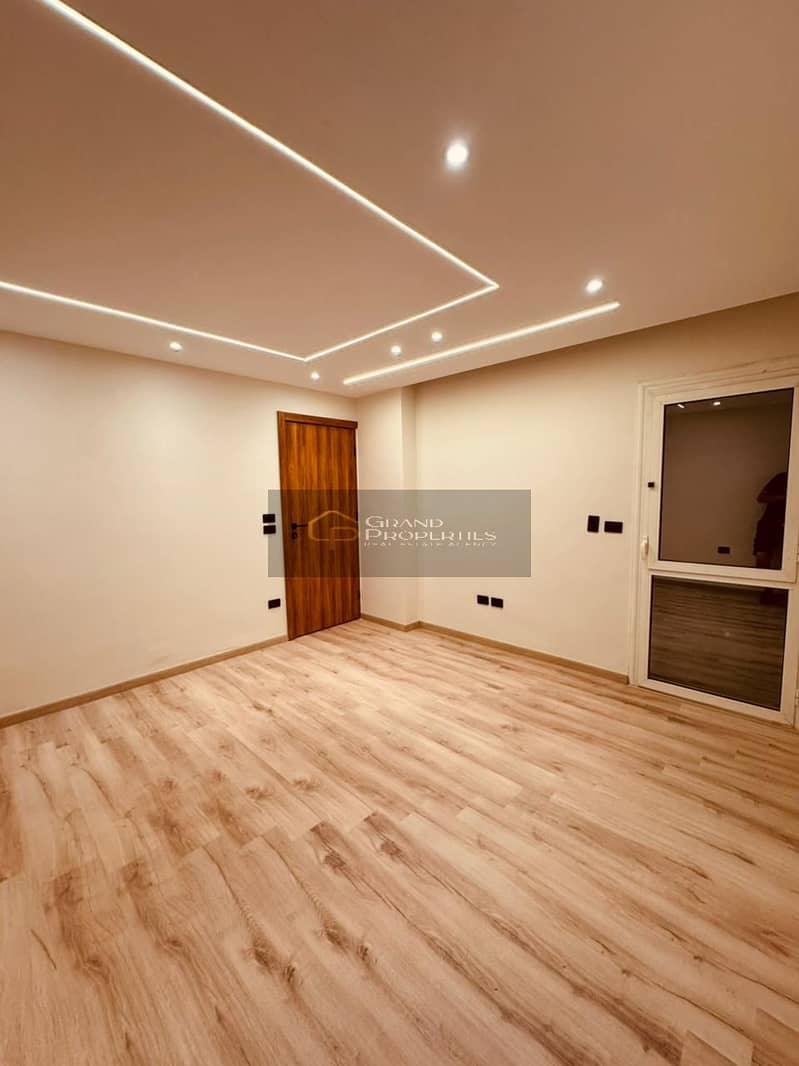 9 c5d8ebef-bdb9-468e-b236-de30d6d6bc38. jpg