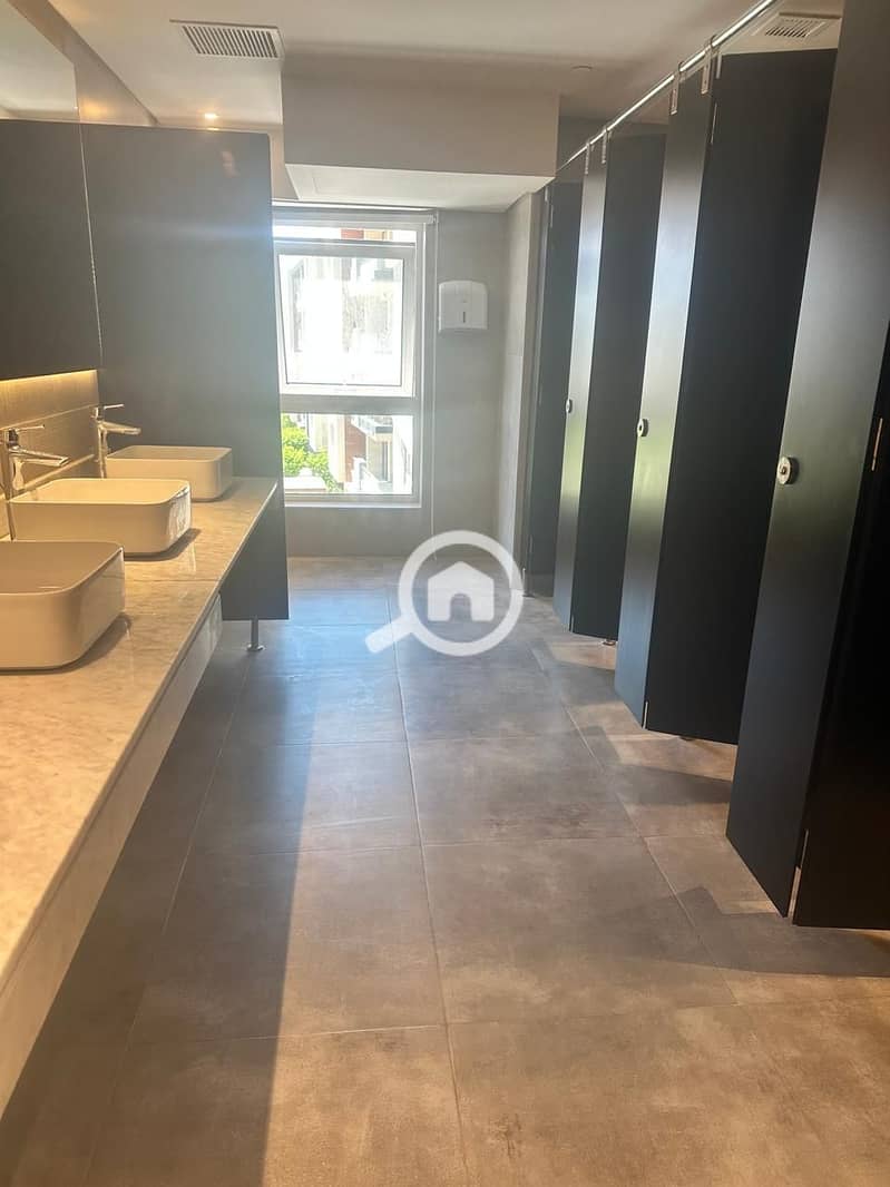 16 e9dac69b-1075-4865-85ed-ae6c676b5834. jpeg